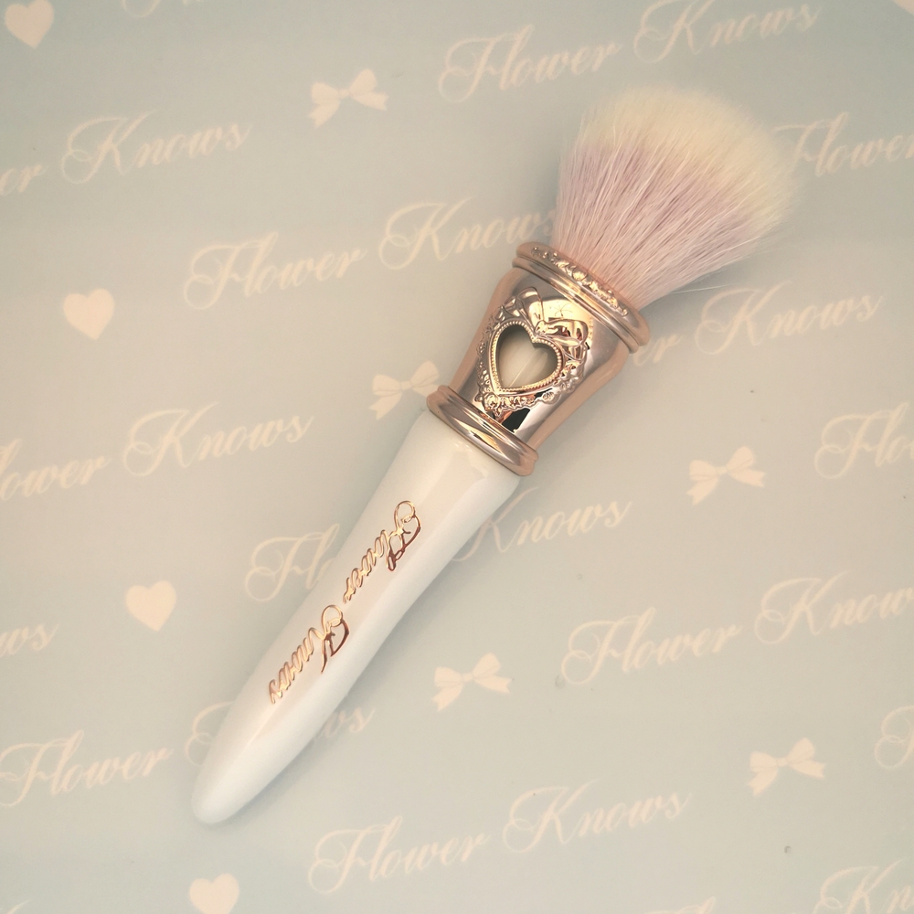 Flower Knows White and Gold Makeup Brush